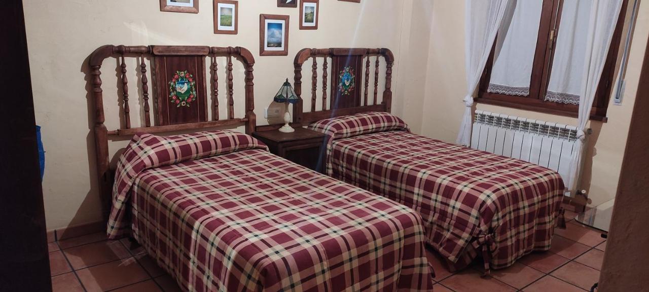 Casa Rural El Callejo Hinojosa de Duero ภายนอก รูปภาพ